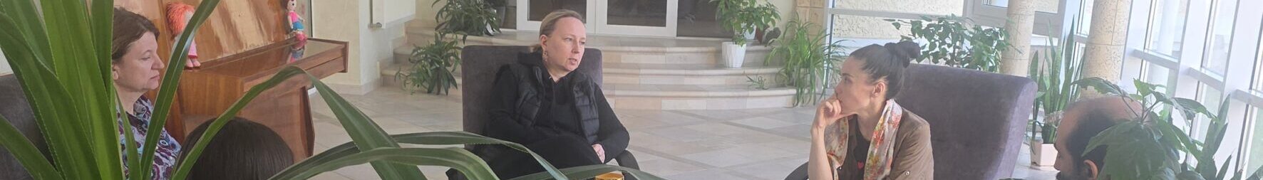 Мы сопровождаем наших подопечных в процессе реабилитации