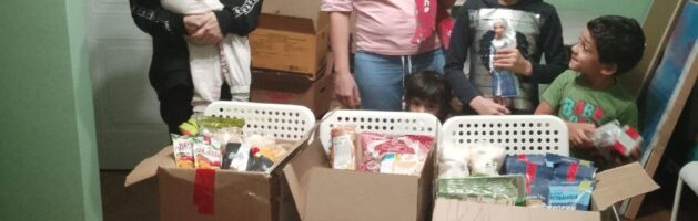 Мы приобретаем нашим подопечным продукты и средства гигиены, это позволяет им экономить средства для начала самостоятельной жизни